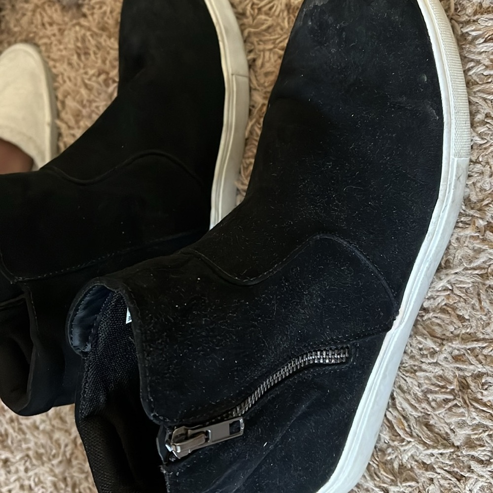 Shoes - Picture 2 of 2